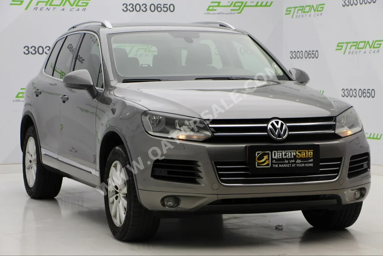 Volkswagen Touareg 2014 Automatic 145,000 Km 6 Cylinder All Wheel Drive (AWD) SUV Gray