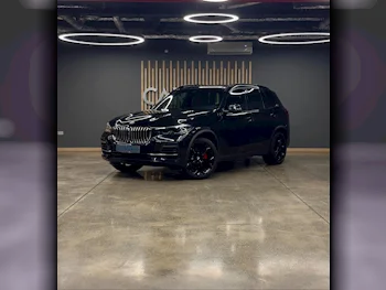 BMW  X-Series  X5 40i  2022  Automatic  27٬000 Km  6 Cylinder  Four Wheel Drive (4WD)  SUV  Black  With Warranty