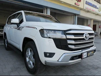 Toyota  Land Cruiser  GXR Twin Turbo  2022  Automatic  90,000 Km  6 Cylinder  Four Wheel Drive (4WD)  SUV  White