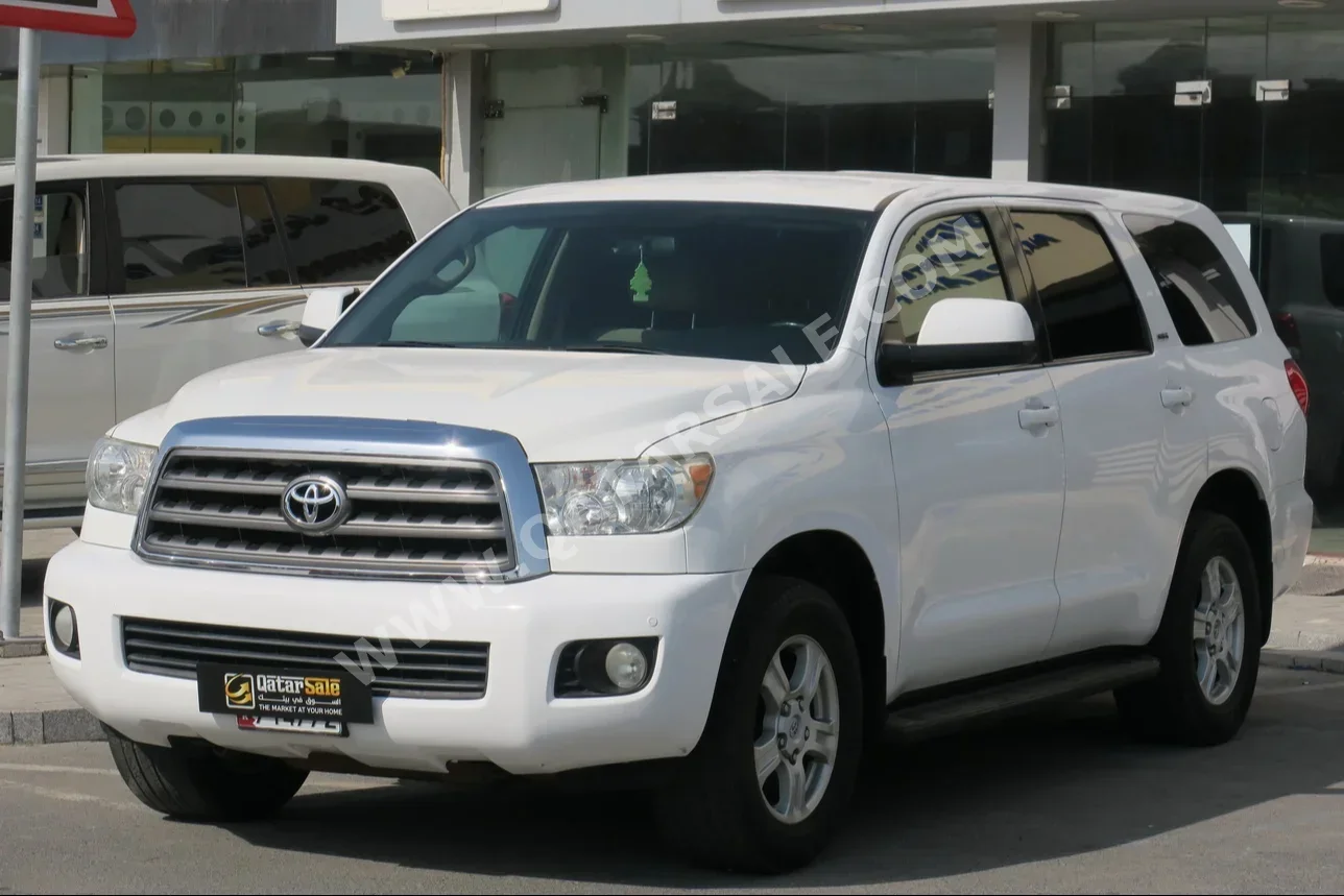 Toyota  Sequoia  SR5  2016  Automatic  165,000 Km  8 Cylinder  Four Wheel Drive (4WD)  SUV  White