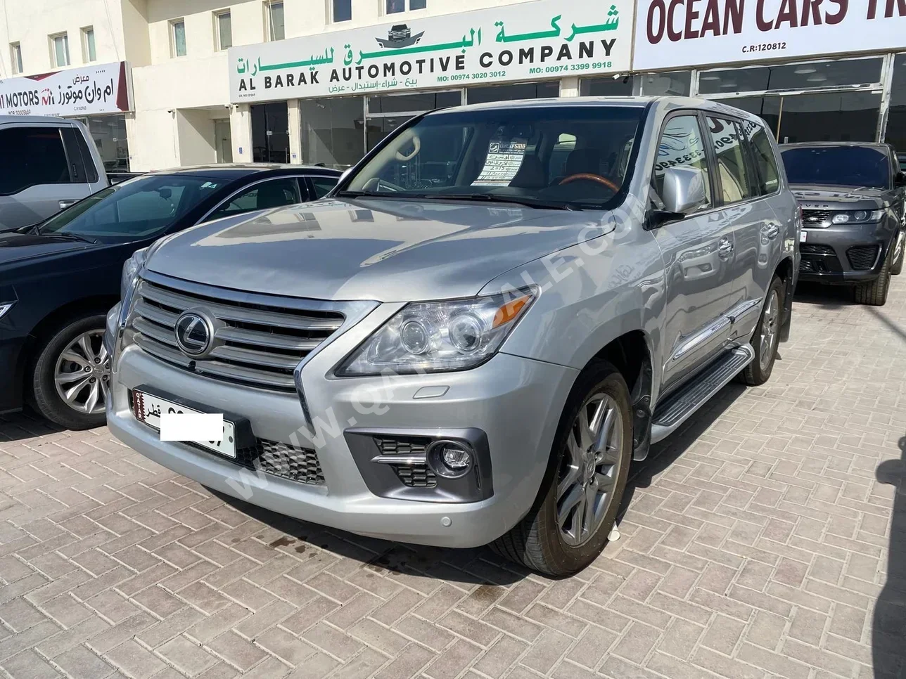 Lexus  LX  570  2015  Automatic  117,000 Km  8 Cylinder  Four Wheel Drive (4WD)  SUV  Silver