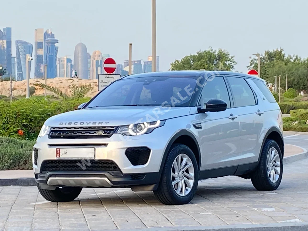 Land Rover  Discovery  Sport  2019  Automatic  52,000 Km  4 Cylinder  All Wheel Drive (AWD)  SUV  Silver