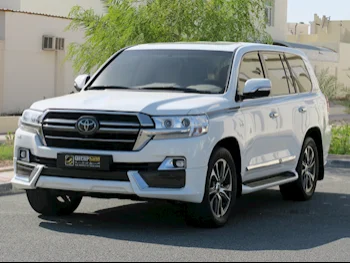 Toyota  Land Cruiser  VXR- Grand Touring S  2020  Automatic  74,000 Km  8 Cylinder  Four Wheel Drive (4WD)  SUV  White
