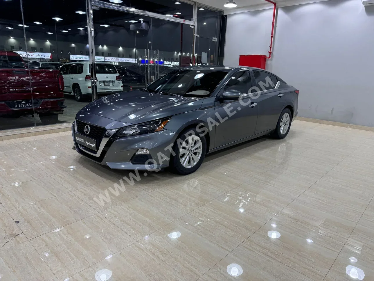 Nissan  Altima  2022  Automatic  45,000 Km  4 Cylinder  Front Wheel Drive (FWD)  Sedan  Gray