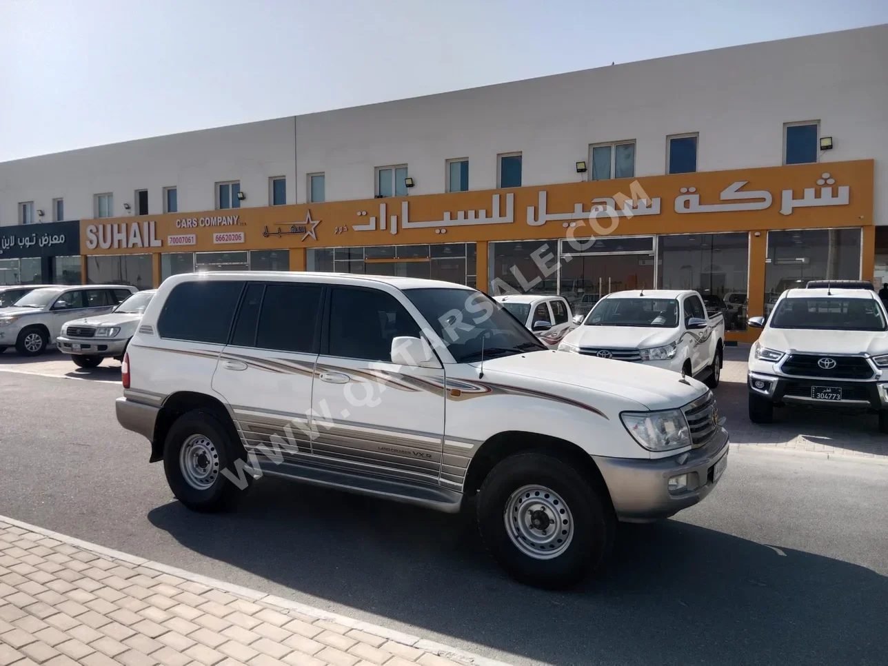 Toyota  Land Cruiser  VXR  2006  Automatic  570,000 Km  8 Cylinder  Four Wheel Drive (4WD)  SUV  White