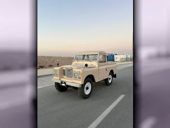 Land Rover  Defender  90  1976  Manual  65,000 Km  4 Cylinder  Four Wheel Drive (4WD)  Pick Up  Beige