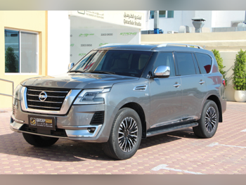Nissan  Patrol  Platinum  2015  Automatic  91,000 Km  8 Cylinder  Four Wheel Drive (4WD)  SUV  Gray