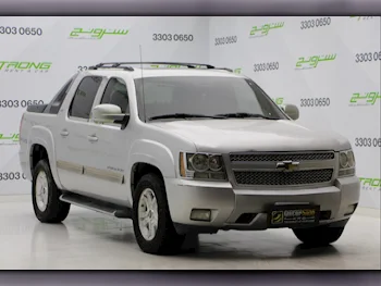 Chevrolet  Avalanche  Z71  2010  Automatic  113,000 Km  8 Cylinder  Four Wheel Drive (4WD)  Pick Up  Silver