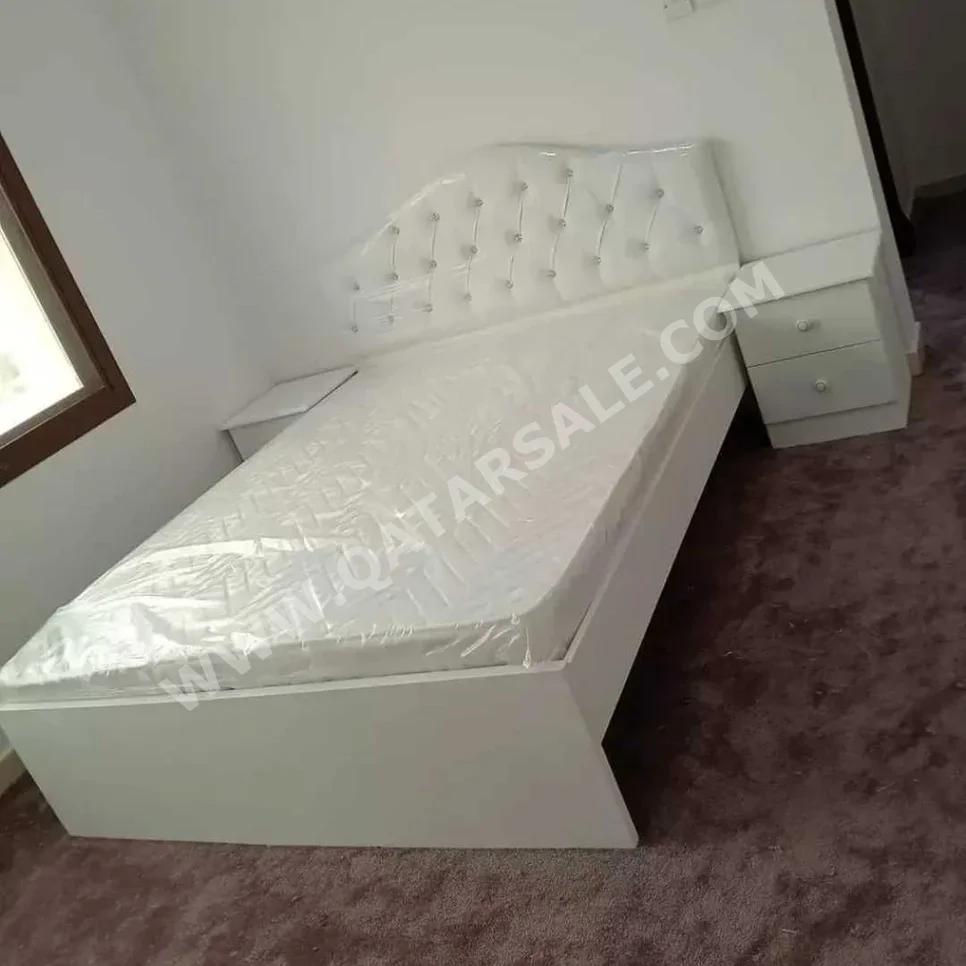 Beds - Queen  - White  - Mattress Included  - With Bedside Table