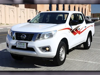 Nissan  Navara  SE  2020  Automatic  73,000 Km  4 Cylinder  Four Wheel Drive (4WD)  Pick Up  White