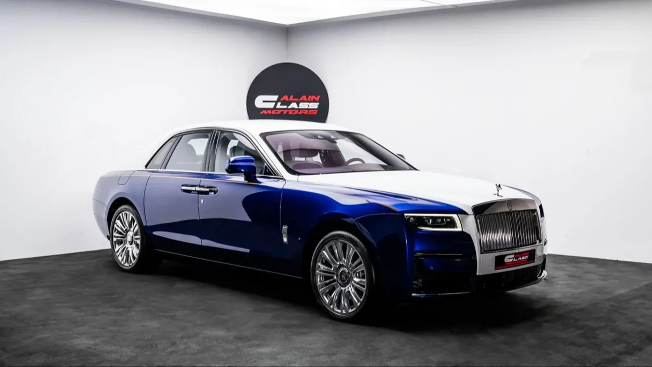 Rolls-Royce  Ghost  2022  Automatic  0 Km  12 Cylinder  All Wheel Drive (AWD)  Sedan  Blue and White  With Warranty