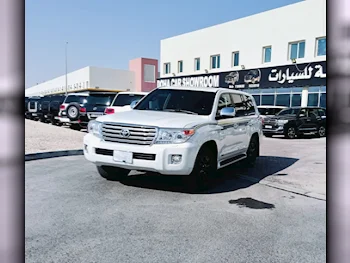 Toyota  Land Cruiser  VXR  2013  Automatic  225,000 Km  8 Cylinder  Four Wheel Drive (4WD)  SUV  White