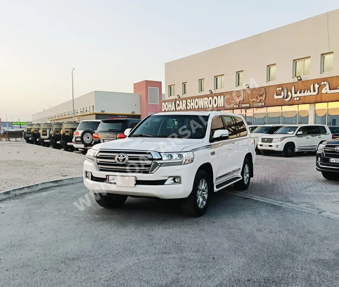 Toyota  Land Cruiser  GXR  2021  Automatic  36,000 Km  6 Cylinder  Four Wheel Drive (4WD)  SUV  White