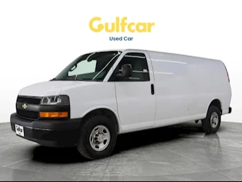 Chevrolet  Express  2022  Automatic  43,272 Km  8 Cylinder  Rear Wheel Drive (RWD)  Van / Bus  White  With Warranty