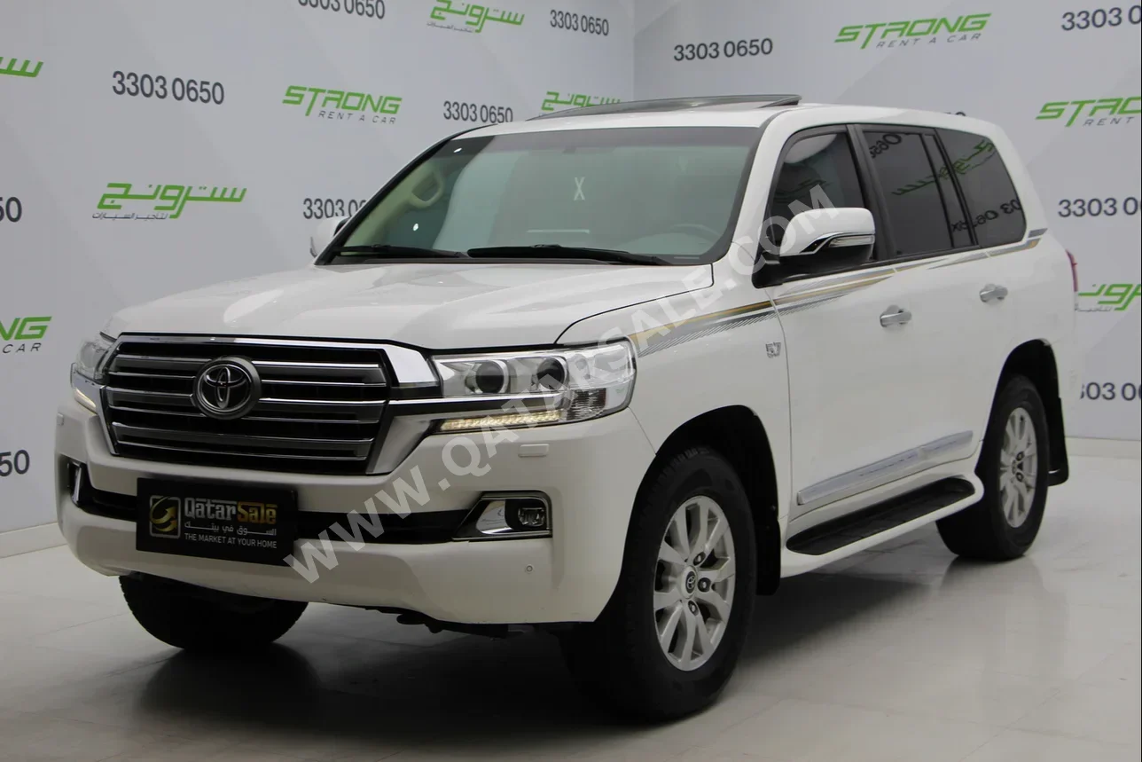 Toyota  Land Cruiser  GXR  2019  Automatic  170,000 Km  8 Cylinder  Four Wheel Drive (4WD)  SUV  White  With Warranty