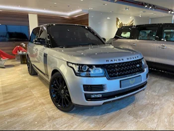 Land Rover  Range Rover  Vogue SE Super charged  2016  Automatic  71,000 Km  8 Cylinder  Four Wheel Drive (4WD)  SUV  Silver