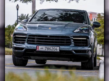 Porsche  Cayenne  S  2019  Automatic  68,000 Km  8 Cylinder  Four Wheel Drive (4WD)  SUV  Gray  With Warranty