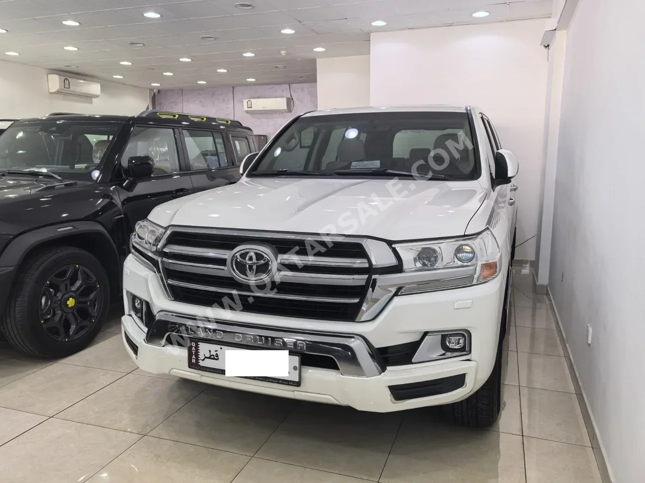 Toyota  Land Cruiser  GXR  2019  Automatic  40,000 Km  8 Cylinder  Four Wheel Drive (4WD)  SUV  White