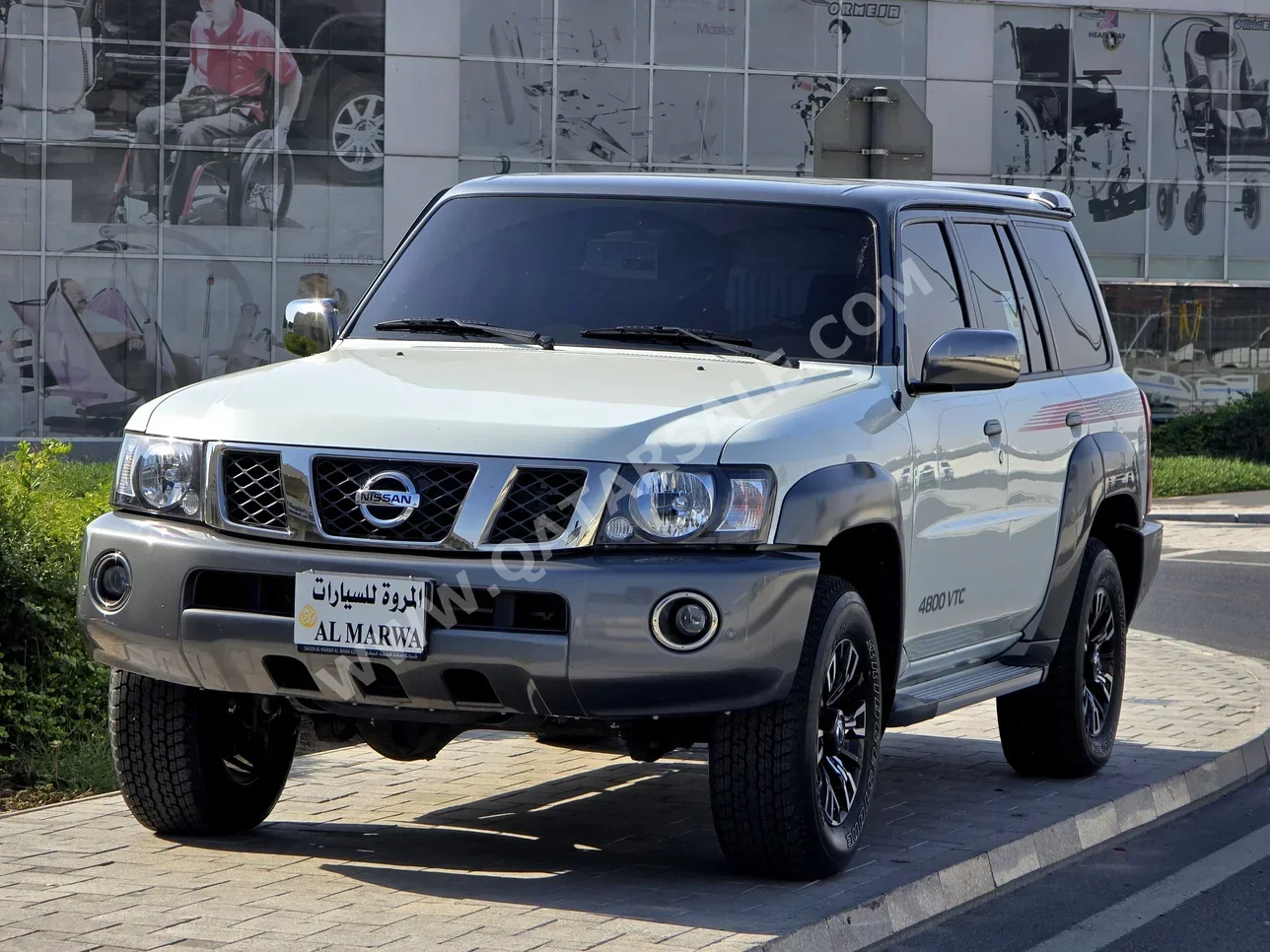 Nissan  Patrol  Super Safari  2023  Manual  18,000 Km  6 Cylinder  Four Wheel Drive (4WD)  SUV  White  With Warranty