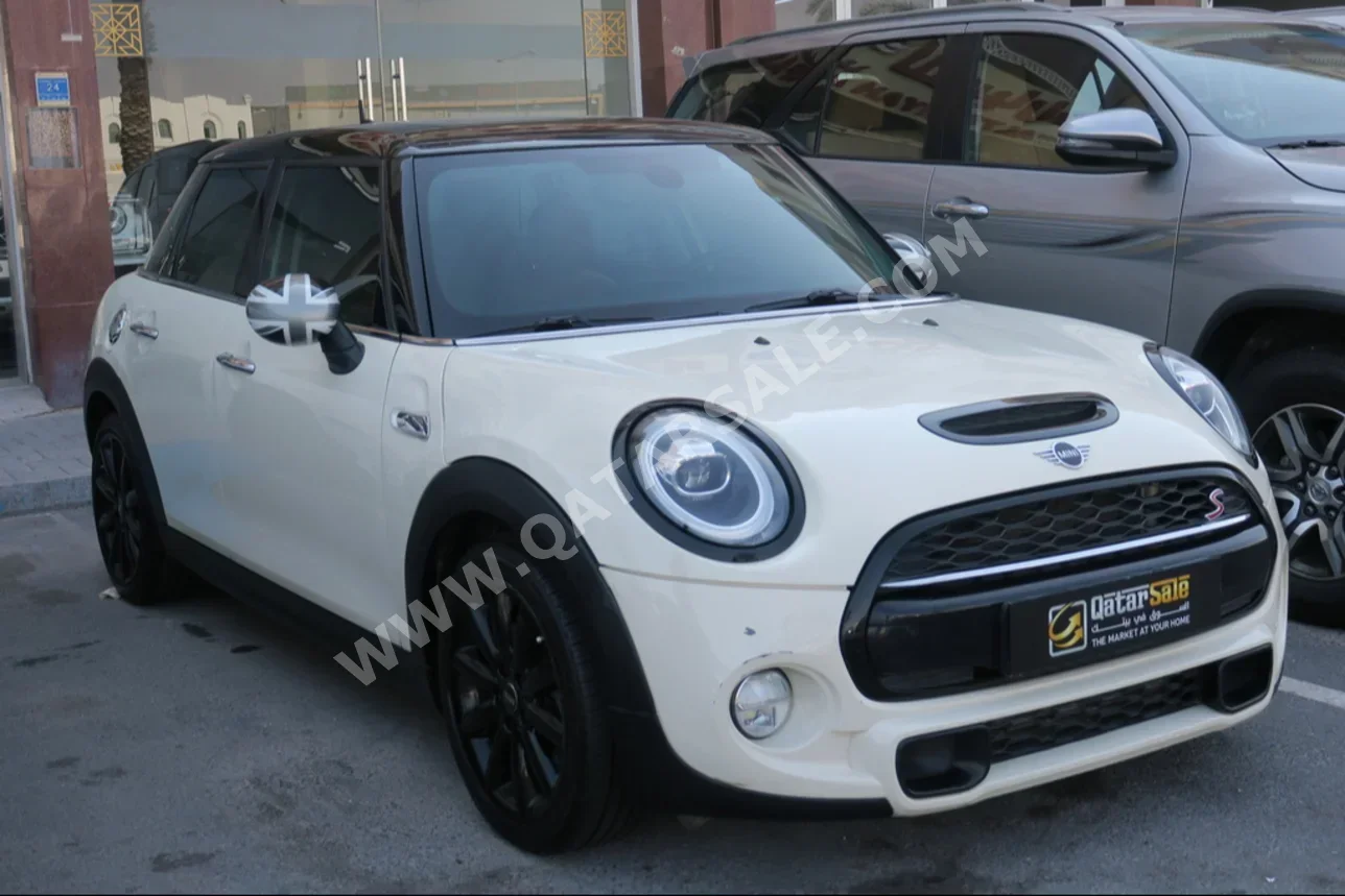 Mini  Cooper  S  2019  Automatic  114,000 Km  4 Cylinder  Front Wheel Drive (FWD)  Hatchback  Pearl