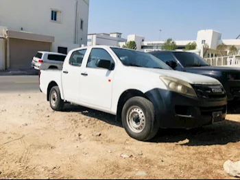 Isuzu  D-Max  2015  Manual  390,000 Km  4 Cylinder  Rear Wheel Drive (RWD)  Pick Up  White