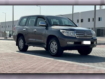 Toyota  Land Cruiser  GXR  2011  Automatic  327,000 Km  8 Cylinder  Four Wheel Drive (4WD)  SUV  Gray