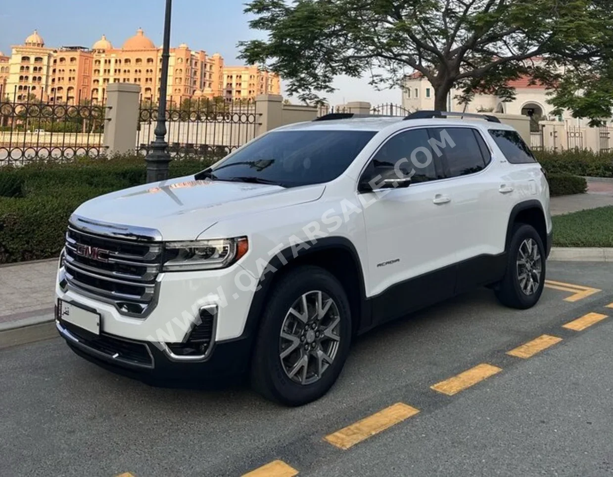 GMC  Acadia  SLE  2023  Automatic  25,000 Km  6 Cylinder  All Wheel Drive (AWD)  SUV  White  With Warranty