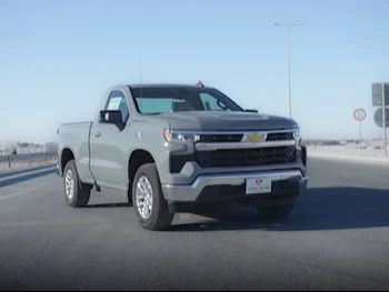 Chevrolet  Silverado  LT  2024  Automatic  0 Km  8 Cylinder  Four Wheel Drive (4WD)  Pick Up  Gray  With Warranty