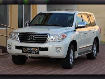 Toyota  Land Cruiser  GXR  2015  Automatic  145,000 Km  6 Cylinder  Four Wheel Drive (4WD)  SUV  White