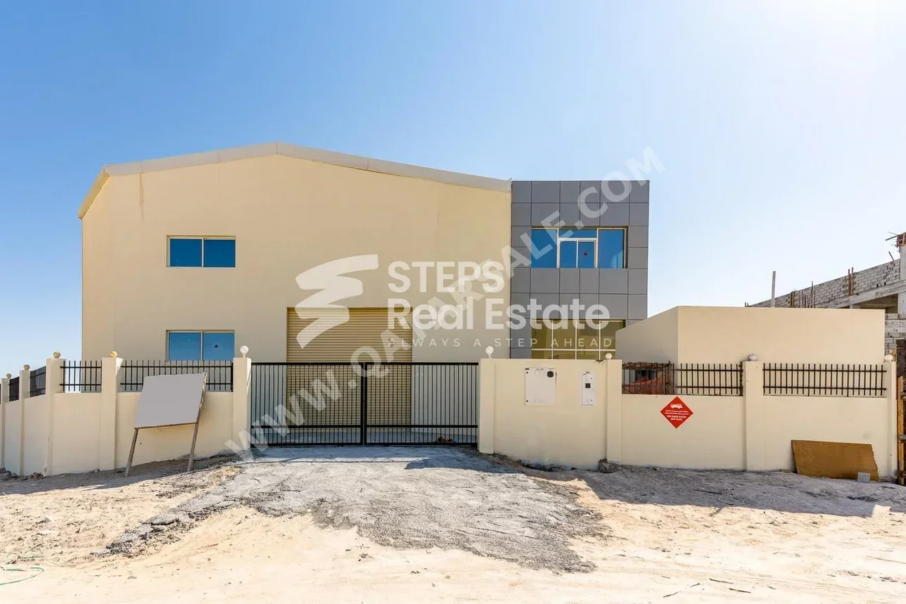 Warehouses & Stores - Al Wakrah  - Barkit Al Awamer  -Area Size: 1000 Square Meter