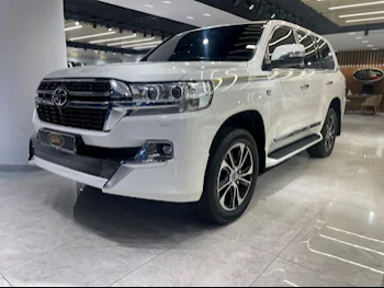  Toyota  Land Cruiser  VXR  2021  Automatic  38,000 Km  8 Cylinder  Four Wheel Drive (4WD)  SUV  White  With Warranty