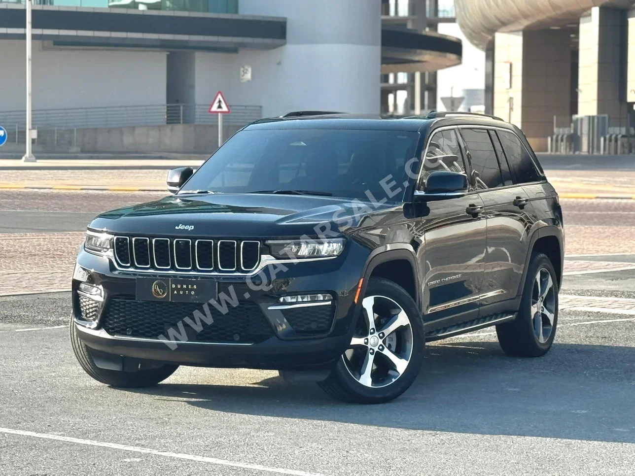 Jeep  Grand Cherokee  Limited  2023  Automatic  20,000 Km  6 Cylinder  Four Wheel Drive (4WD)  SUV  Black  With Warranty