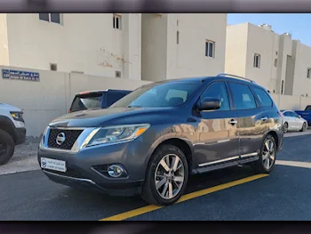 Nissan  Pathfinder  2013  Automatic  192,000 Km  6 Cylinder  Four Wheel Drive (4WD)  SUV  Gray