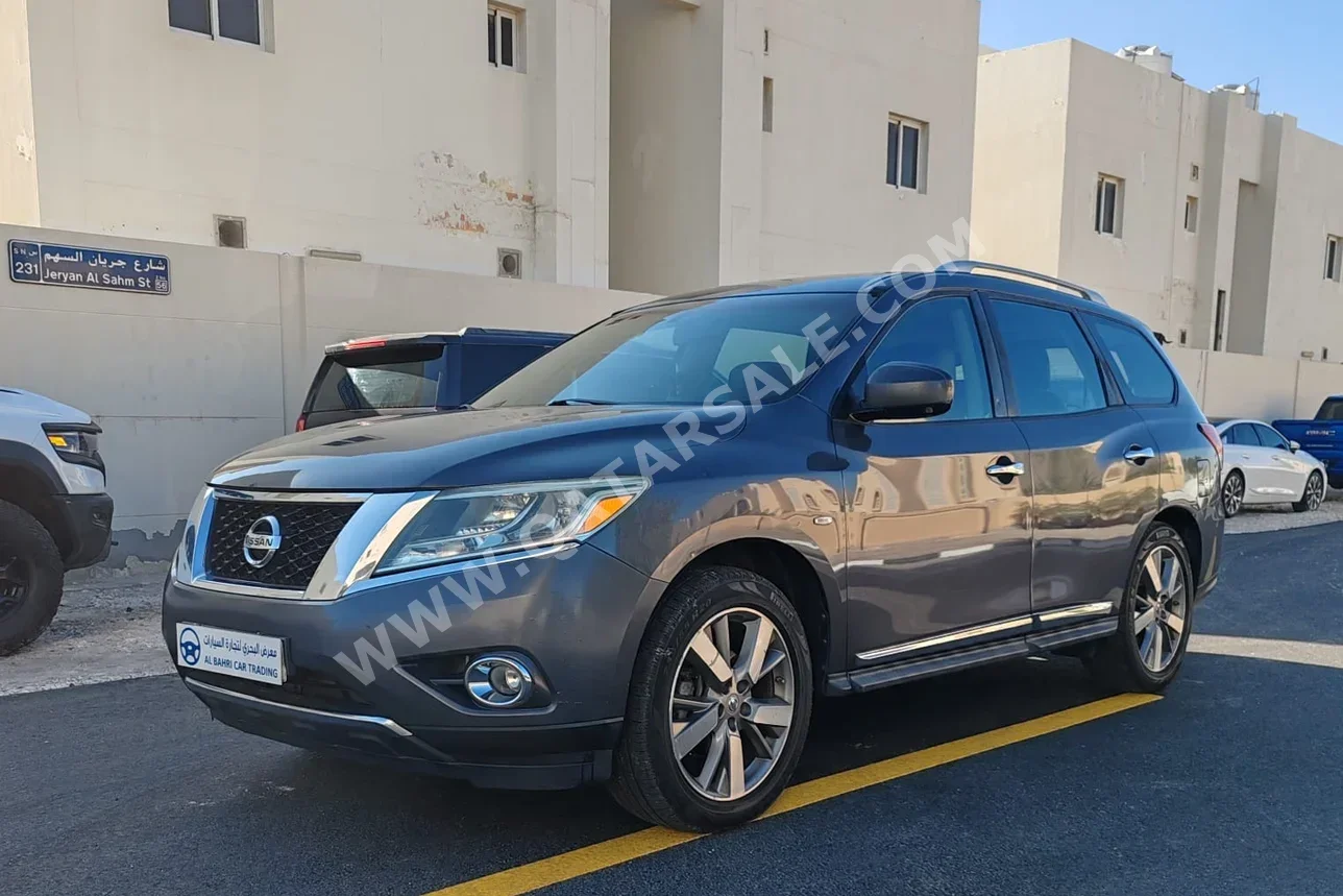 Nissan  Pathfinder  2013  Automatic  192,000 Km  6 Cylinder  Four Wheel Drive (4WD)  SUV  Gray