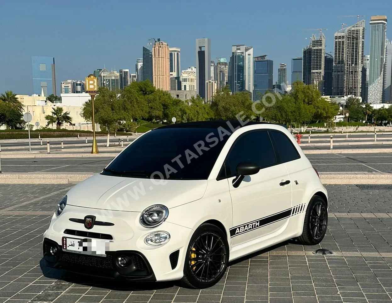 Fiat  695  Abarth  2024  Automatic  8,000 Km  4 Cylinder  Front Wheel Drive (FWD)  Convertible  White  With Warranty