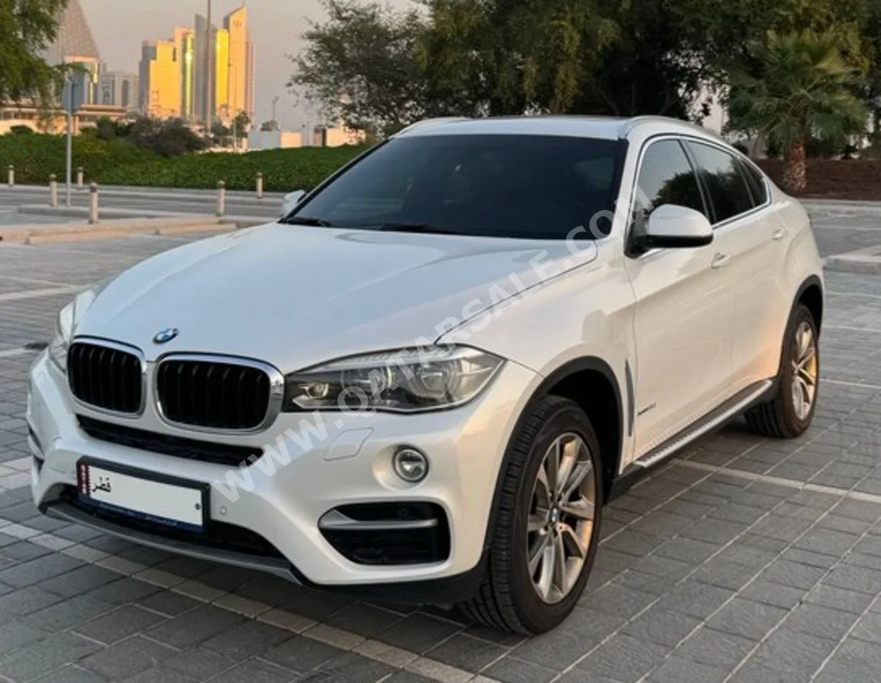 BMW  X-Series  X6  2017  Automatic  84,000 Km  6 Cylinder  Four Wheel Drive (4WD)  SUV  White  With Warranty