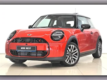 Mini  Cooper  S  2025  Automatic  1,900 Km  4 Cylinder  Front Wheel Drive (FWD)  Hatchback  Red  With Warranty