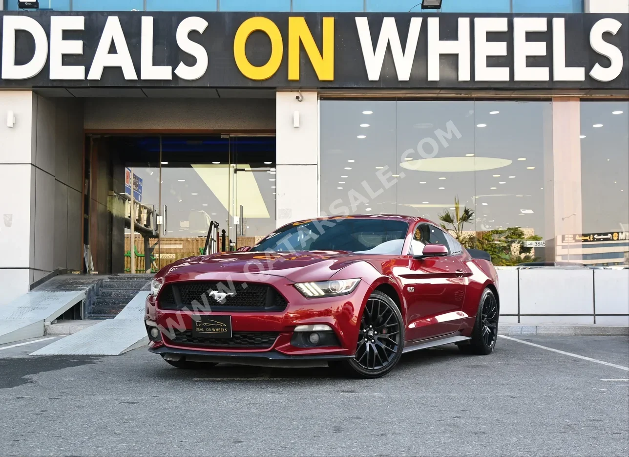 Ford  Mustang  GT  2015  Manual  200,000 Km  8 Cylinder  Rear Wheel Drive (RWD)  Coupe / Sport  Red