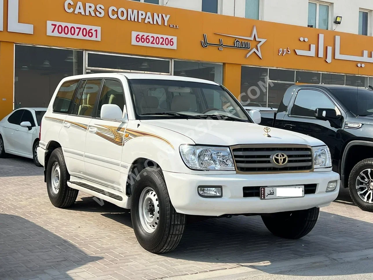 Toyota  Land Cruiser  VXR  2006  Automatic  500,000 Km  8 Cylinder  Four Wheel Drive (4WD)  SUV  White