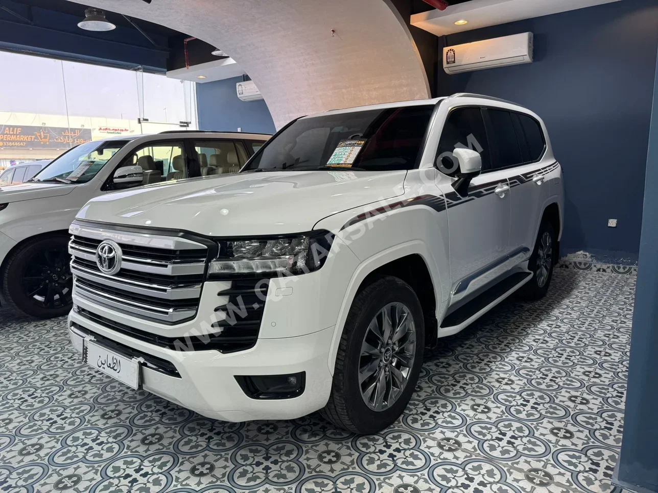 Toyota  Land Cruiser  GXR Twin Turbo  2023  Automatic  37,000 Km  6 Cylinder  Four Wheel Drive (4WD)  SUV  White  With Warranty