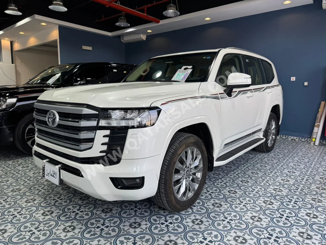 Toyota  Land Cruiser  GXR Twin Turbo  2022  Automatic  59,000 Km  6 Cylinder  Four Wheel Drive (4WD)  SUV  White