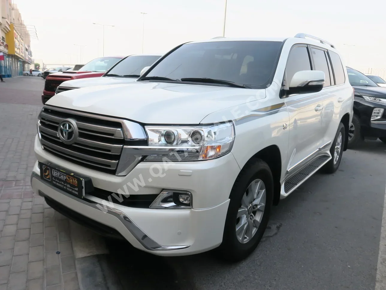 Toyota  Land Cruiser  VXR  2016  Automatic  95,000 Km  8 Cylinder  Four Wheel Drive (4WD)  SUV  White