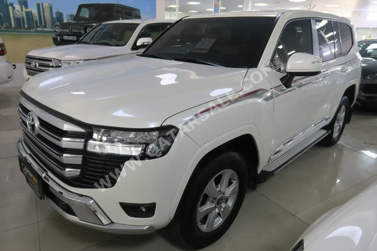 Toyota  Land Cruiser  GXR  2023  Automatic  61,000 Km  6 Cylinder  Four Wheel Drive (4WD)  SUV  White  With Warranty