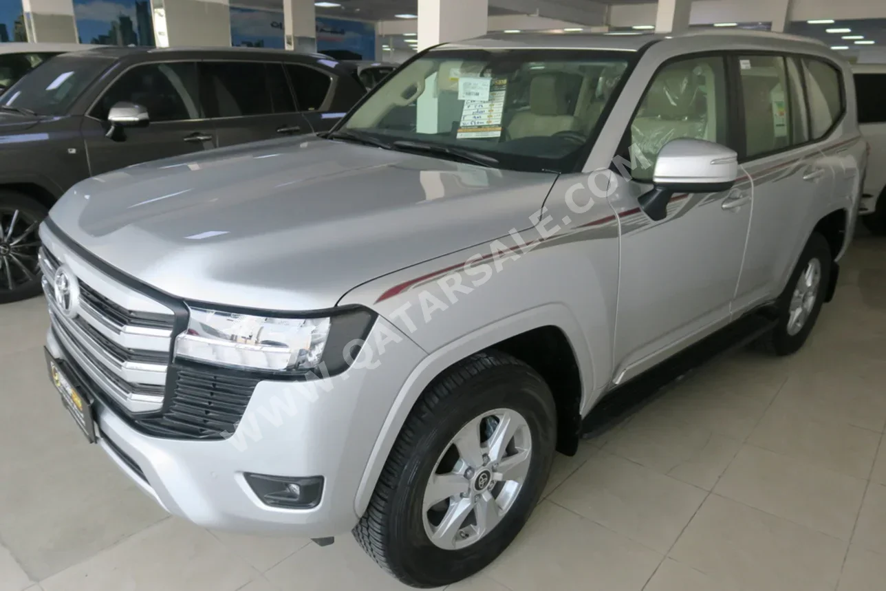 Toyota  Land Cruiser  GXR  2024  Automatic  900 Km  6 Cylinder  Four Wheel Drive (4WD)  SUV  Silver  With Warranty