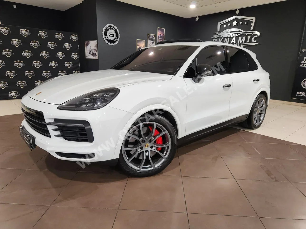 Porsche  Cayenne  S  2019  Automatic  73,000 Km  8 Cylinder  Four Wheel Drive (4WD)  SUV  White  With Warranty