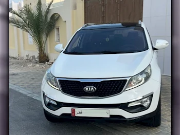 Kia  Sportage  2.4 LX  2014  Automatic  135,000 Km  4 Cylinder  All Wheel Drive (AWD)  SUV  White and Black