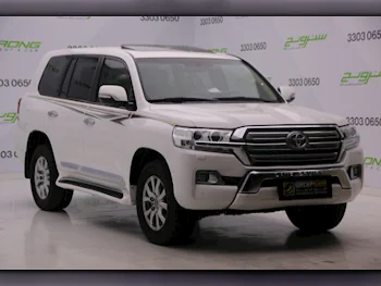 Toyota  Land Cruiser  GXR  2018  Automatic  174,000 Km  8 Cylinder  Four Wheel Drive (4WD)  SUV  White