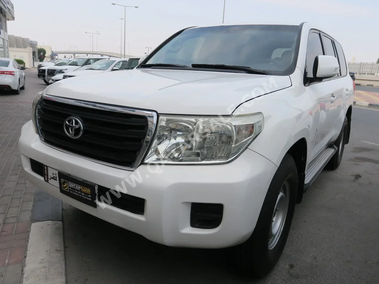 Toyota  Land Cruiser  G  2014  Automatic  276,000 Km  6 Cylinder  Four Wheel Drive (4WD)  SUV  White