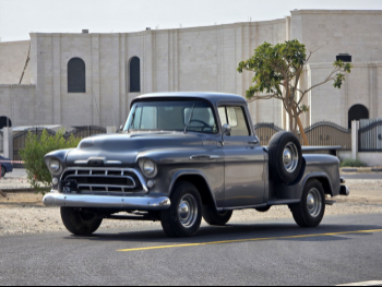 Chevrolet  Silverado  1957  Automatic  60,000 Km  8 Cylinder  Rear Wheel Drive (RWD)  Classic  Gray