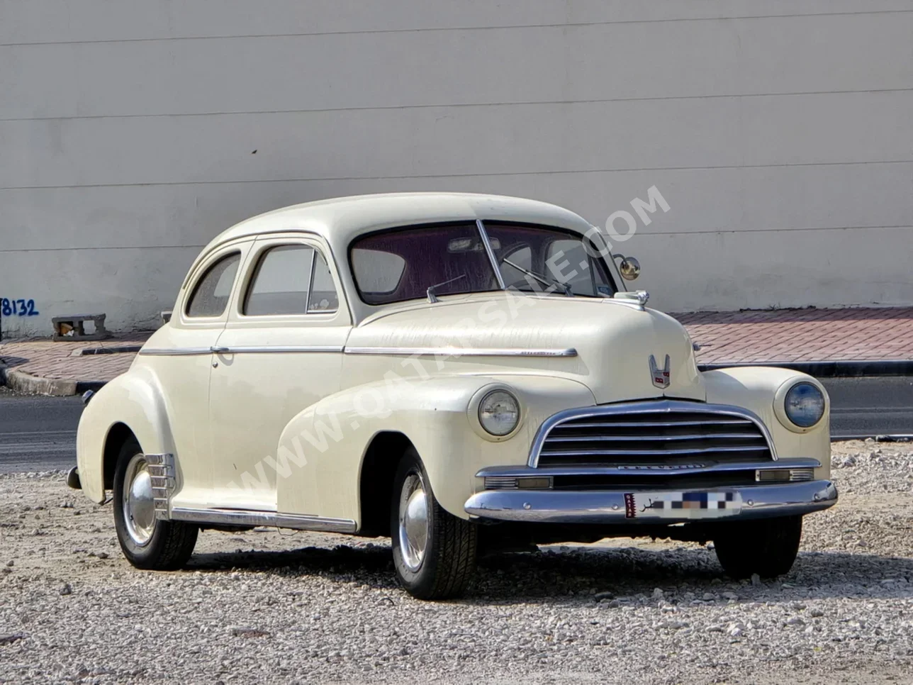 Chrysler  Classic  1946  Automatic  50,000 Km  8 Cylinder  Rear Wheel Drive (RWD)  Sedan  Pearl